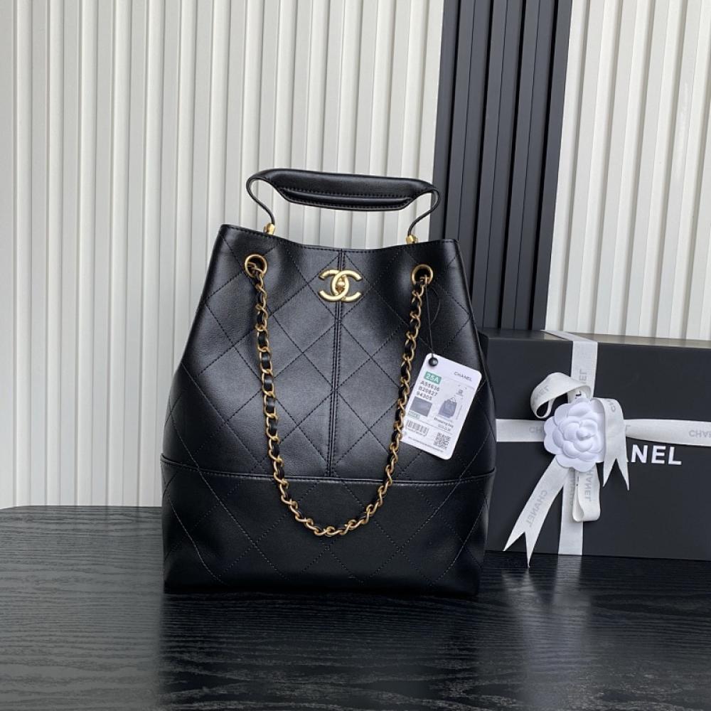 Alma Hobo Bag