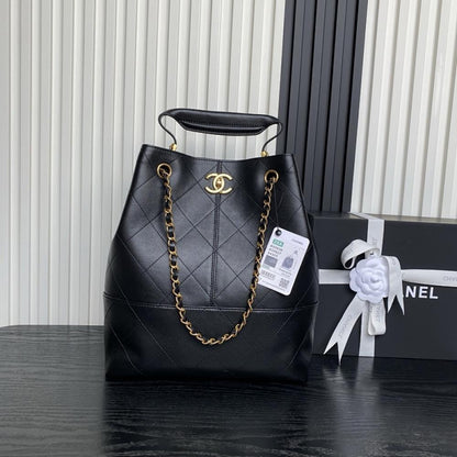 Alma Hobo Bag