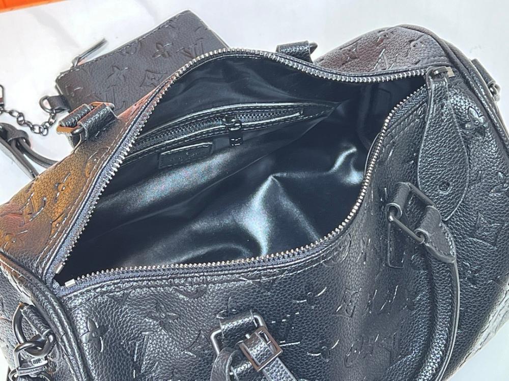 Elegant Refined Shoulder Bag