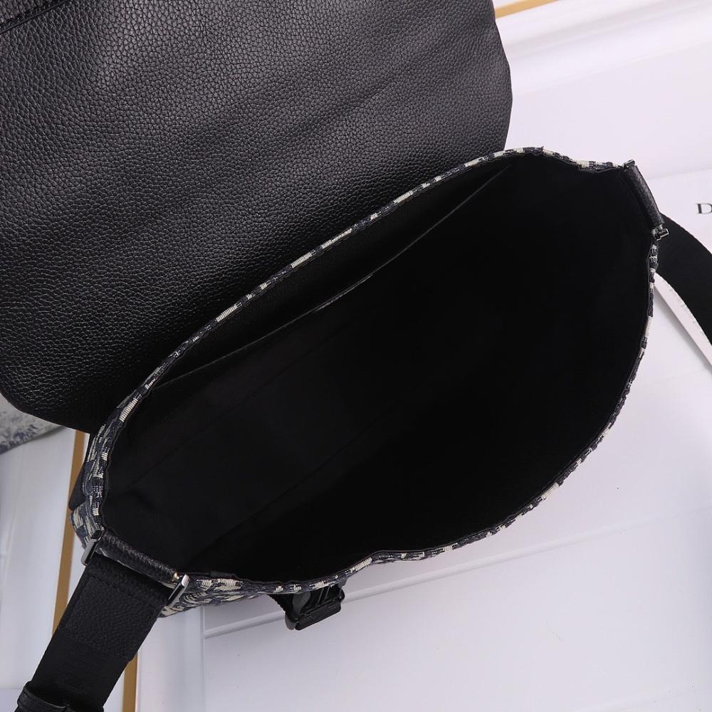 Modern Italian-Inspired Black Quilted Jacquard Shoulder Bag