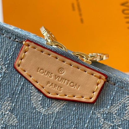 Elegant Refined Shoulder Bag