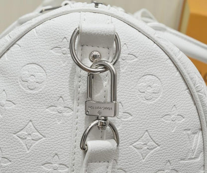 Stylish White Leather Travel Bag – Limited Edition