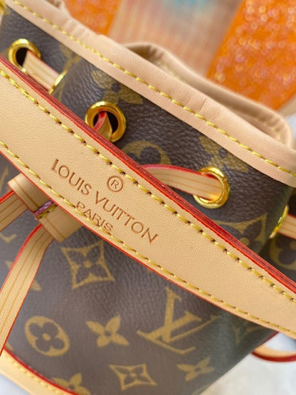 Elegant Leather Crossbody Bag – Limited Edition
