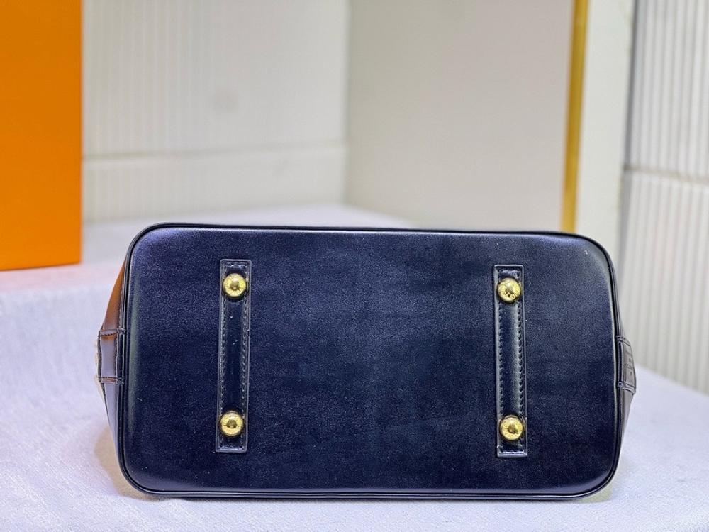Elegant Leather Top Handle Bag – Limited Edition