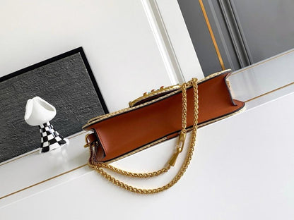 Luxury Raffia Shoulder Bag – Limited Edition