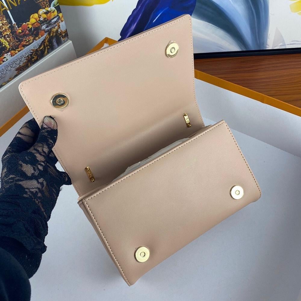 Elegant Refined Leather Crossbody Bag