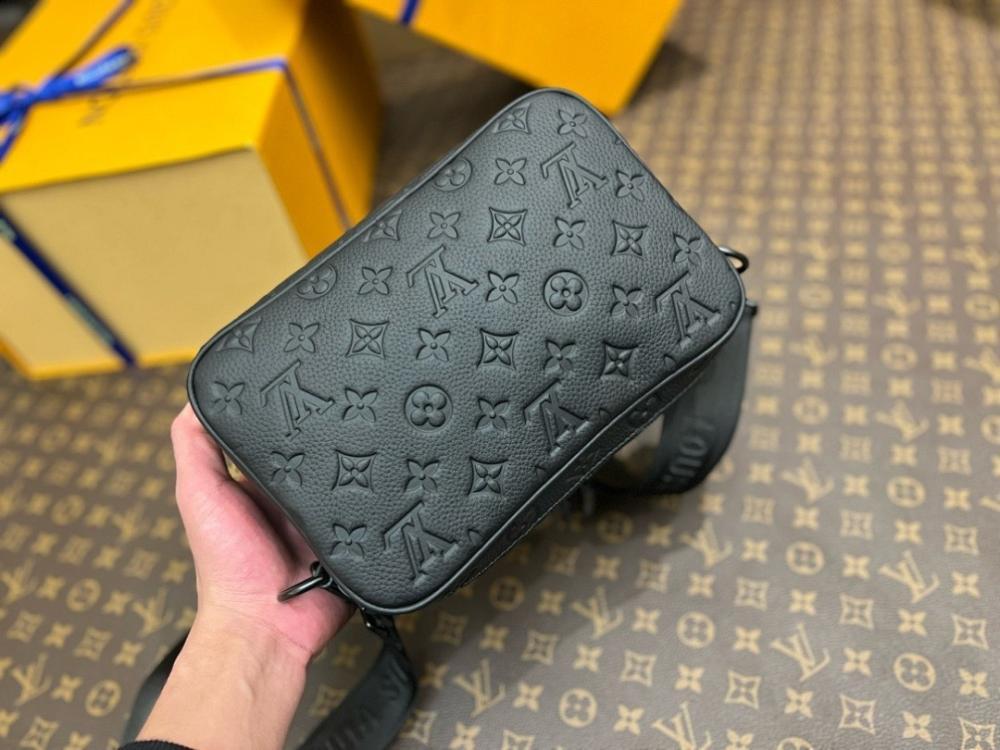 Elegant Premium Black Leather Crossbody Bag