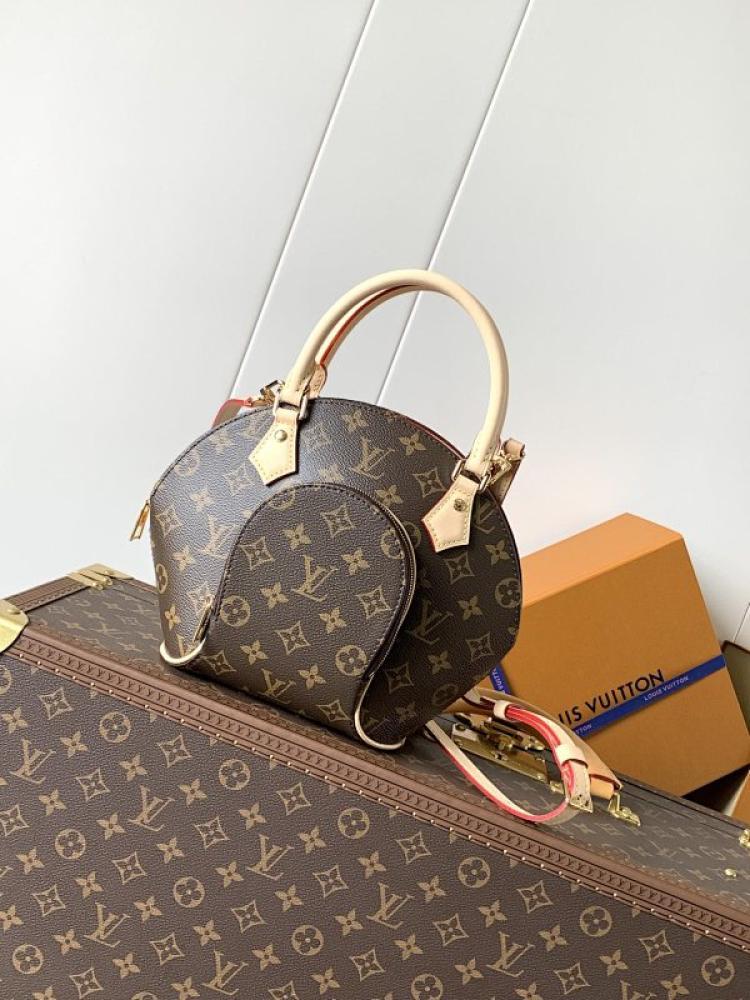Elegant Leather Shoulder Bag
