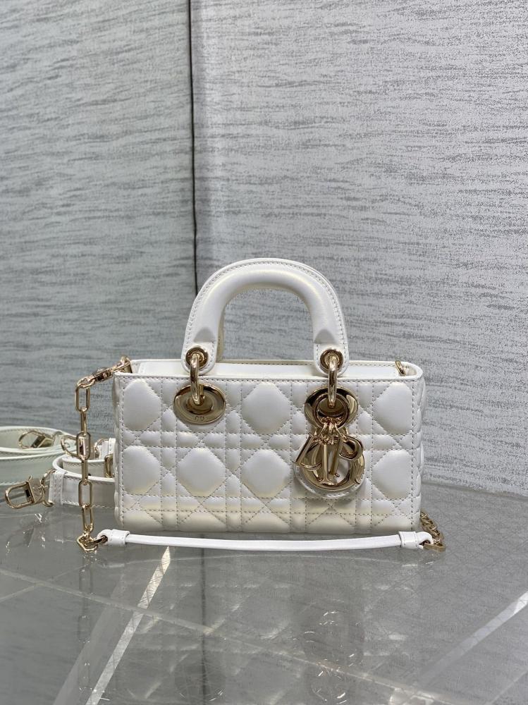 Alma Leather Shoulder Bag