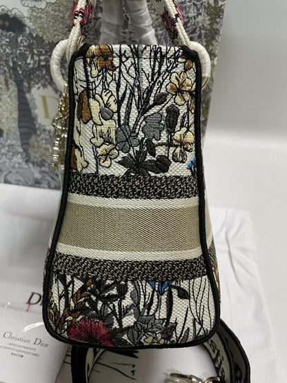Elegant Shoulder Bag