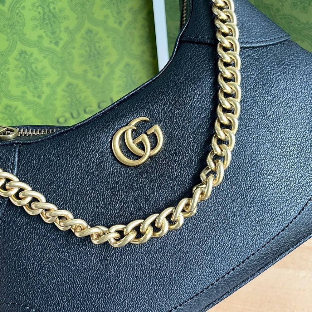 Elegant Refined Crossbody Bag