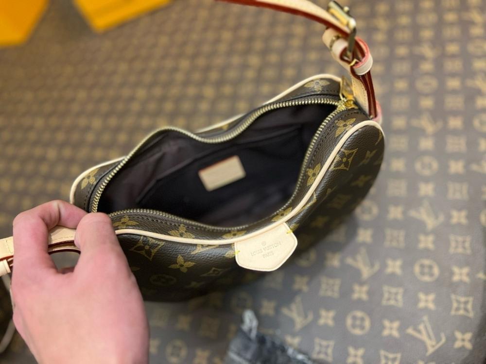 Elegant Stylish Leather Shoulder Bag – Limited Edition