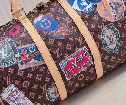 Stylish Refined Leather Crossbody Bag