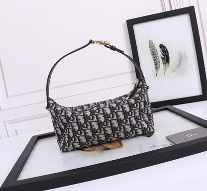 Luxury Embroidered Shoulder Bag – Limited Edition