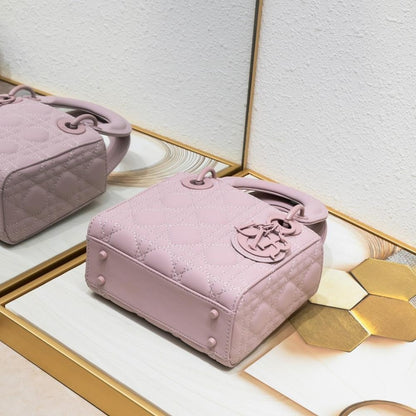 Italian-Inspired Elegant Shoulder Bag