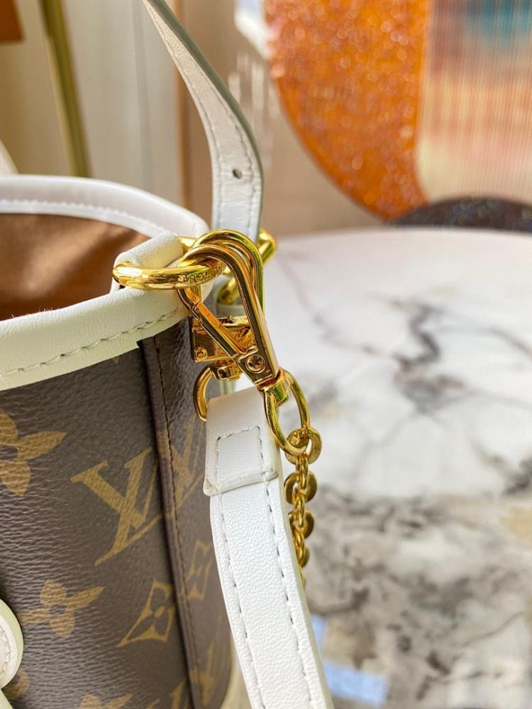 Modern Leather Bucket Bag