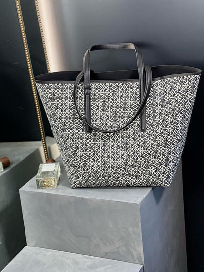 Modern Elegant Leather Tote Bag