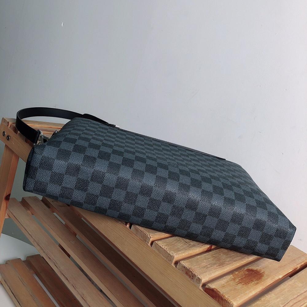 Modern Refined Silver Leather Travel Bag