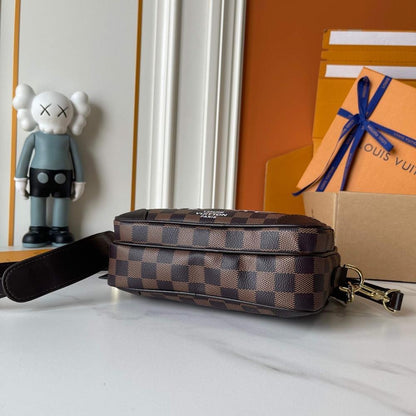 Stylish Refined Black Shoulder Bag