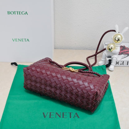 Woven Shoulder Bag
