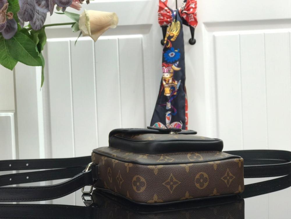 Elegant Shoulder Bag