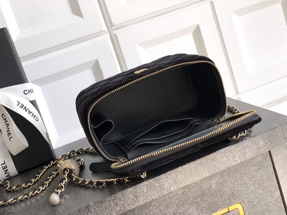 Alma Gold Satin Wallet