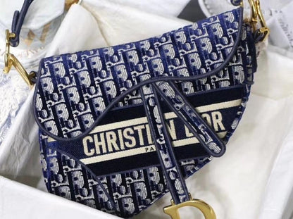 Classic Shoulder Bag