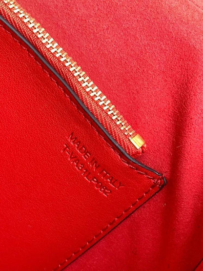 Modern Stylish Calfskin Shoulder Bag