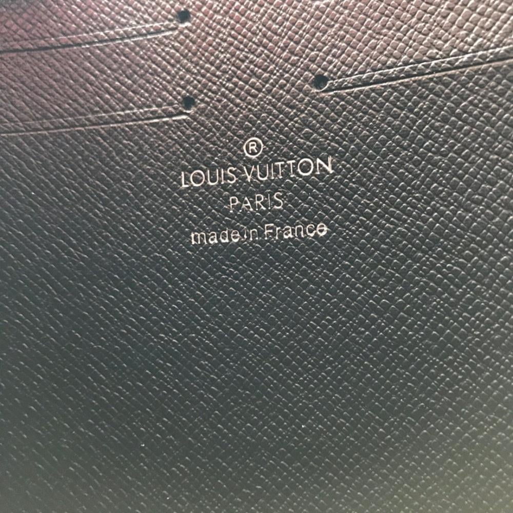 Italian-Inspired Stylish Travel Bag