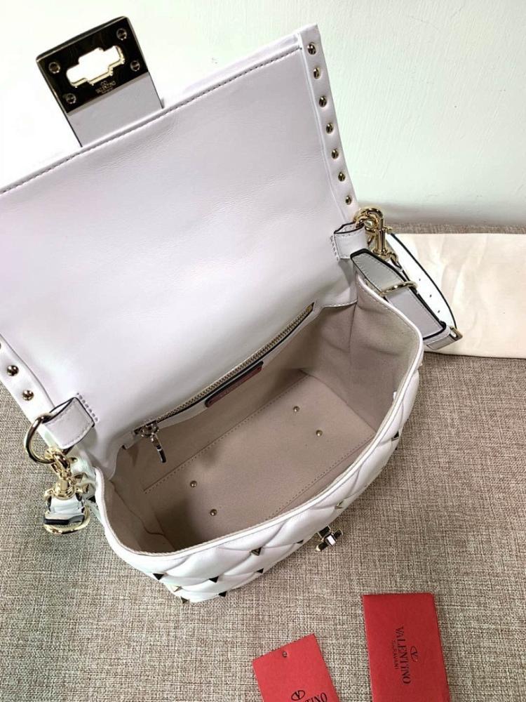 Classic Refined Shoulder Bag