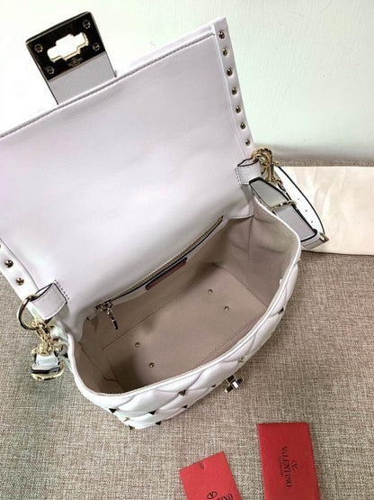 Classic Refined Shoulder Bag