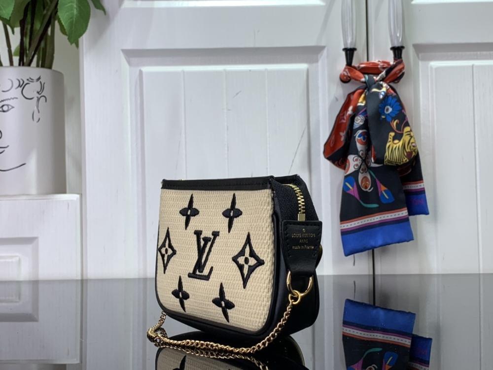 Elegant Leather Shoulder Bag