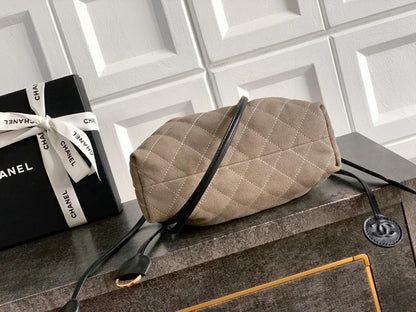 Classic Quilted Leather Shoulder Bag