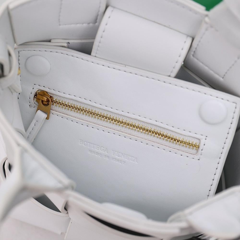 Modern Refined Woven Leather Crossbody Bag