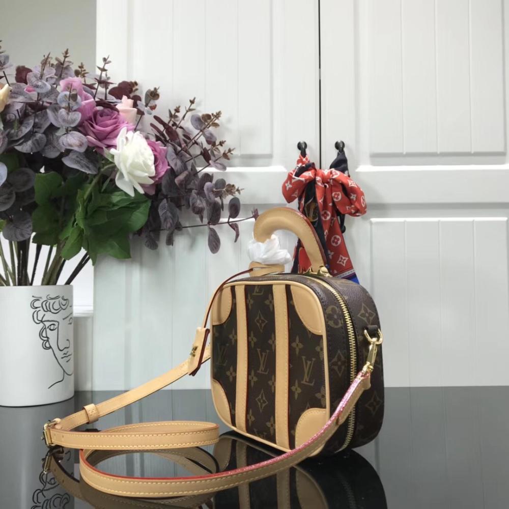 Classic Shoulder Bag