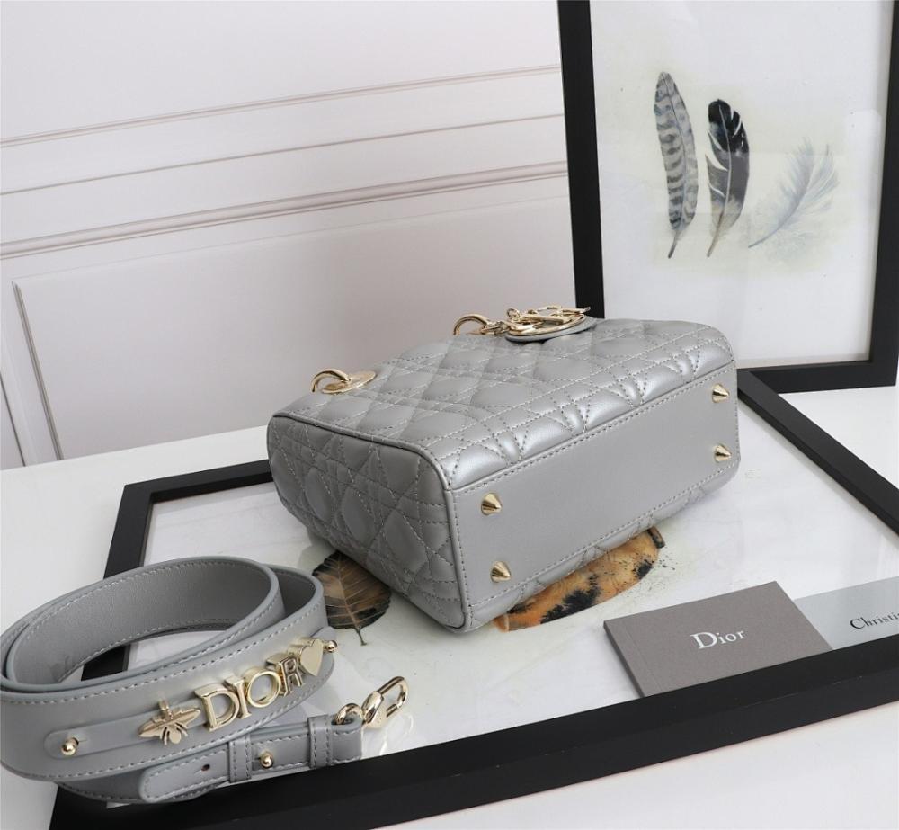 Modern Luxury Gold Leather Shoulder Bag