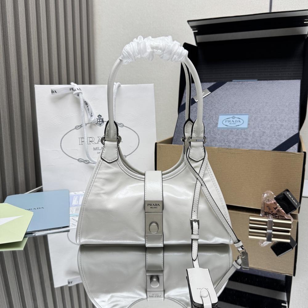Elegant Shoulder Bag