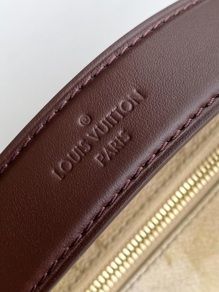 Alma Leather Shoulder Bag