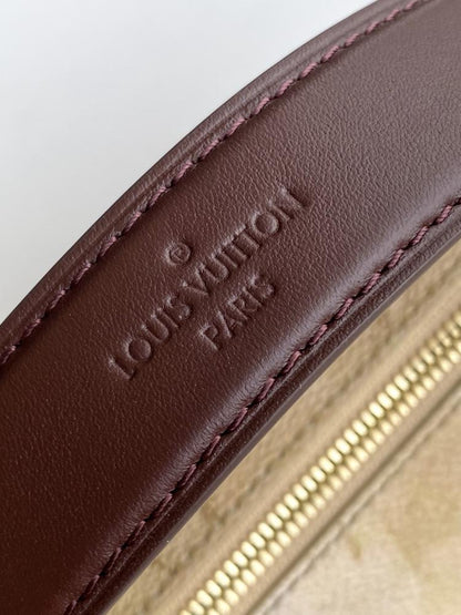 Alma Leather Shoulder Bag