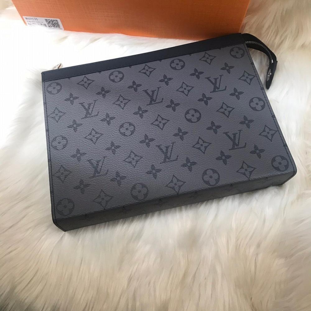 Classic Refined Leather Crossbody Bag