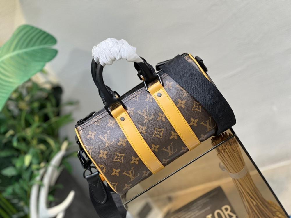 Stylish Leather Travel Bag – Limited Edition