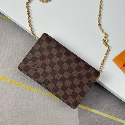 Elegant Refined Gold Leather Crossbody Bag