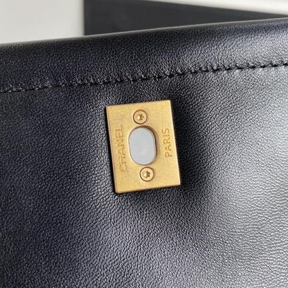 Elegant Leather Shoulder Bag