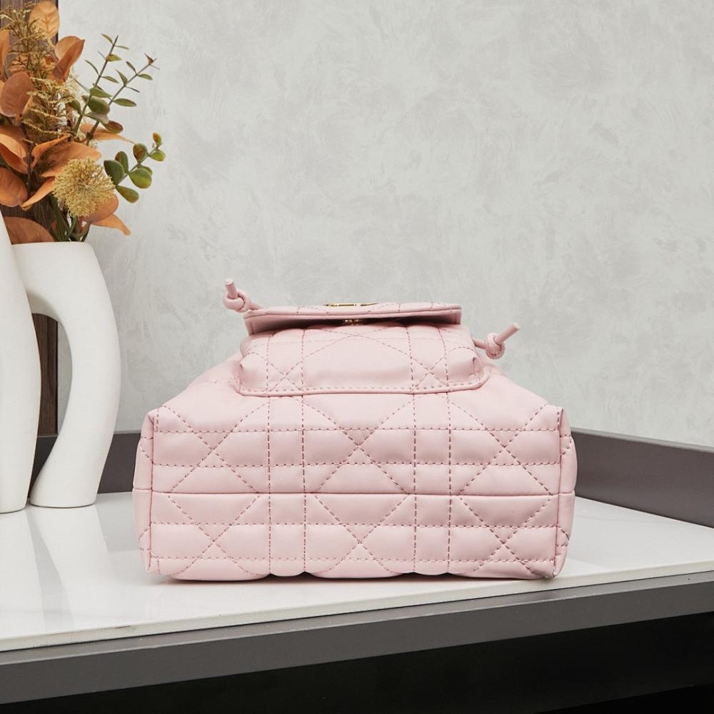 Stylish Refined Gold Lambskin Shoulder Bag