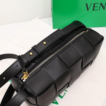 Modern Refined Woven Top Handle Bag