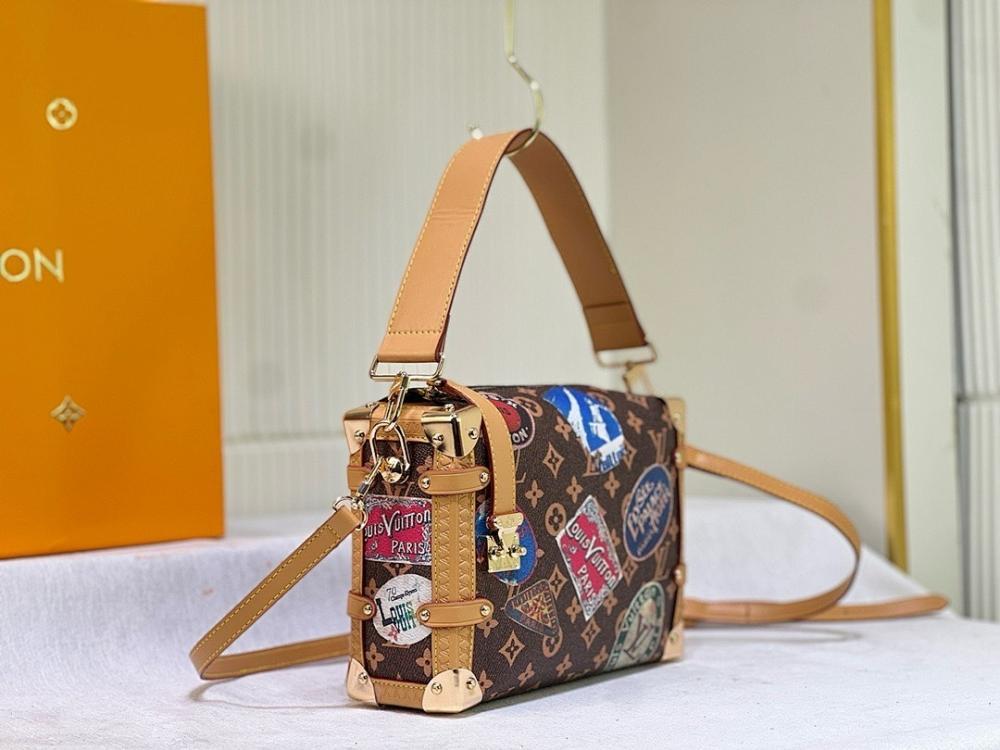 Stylish Refined Leather Shoulder Bag