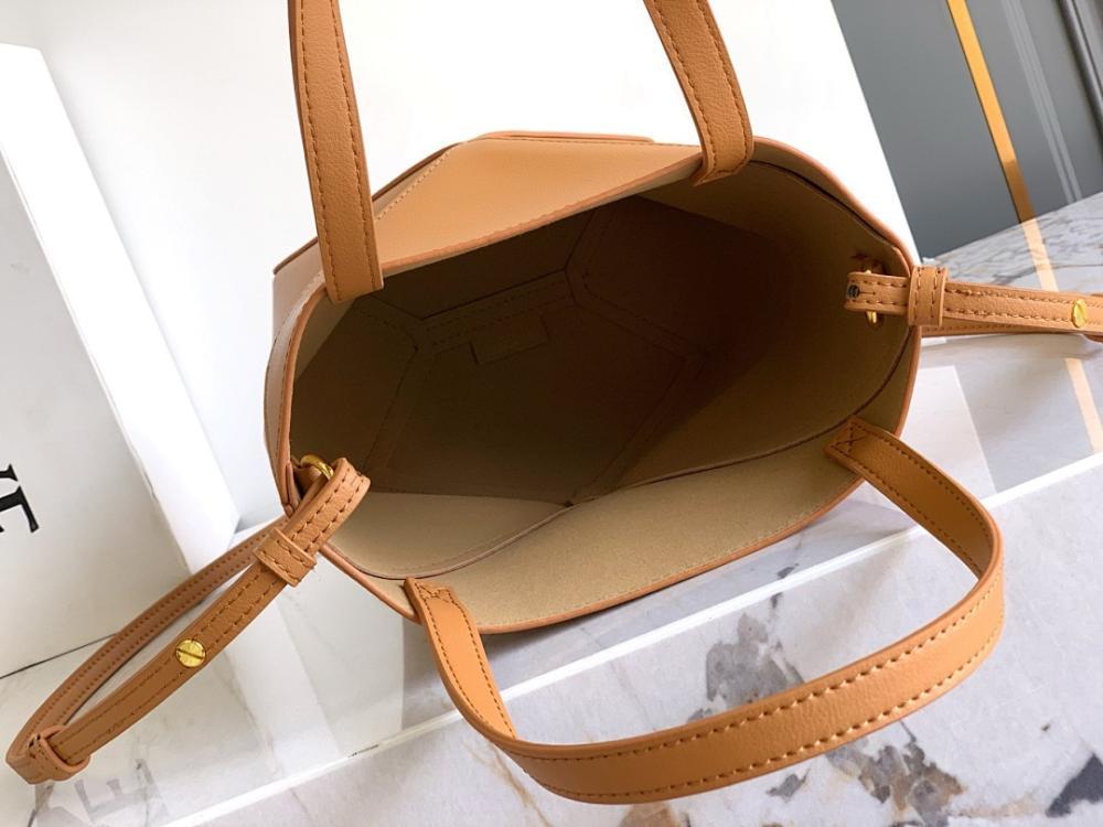 Modern Leather Crossbody Bag – Special Edition