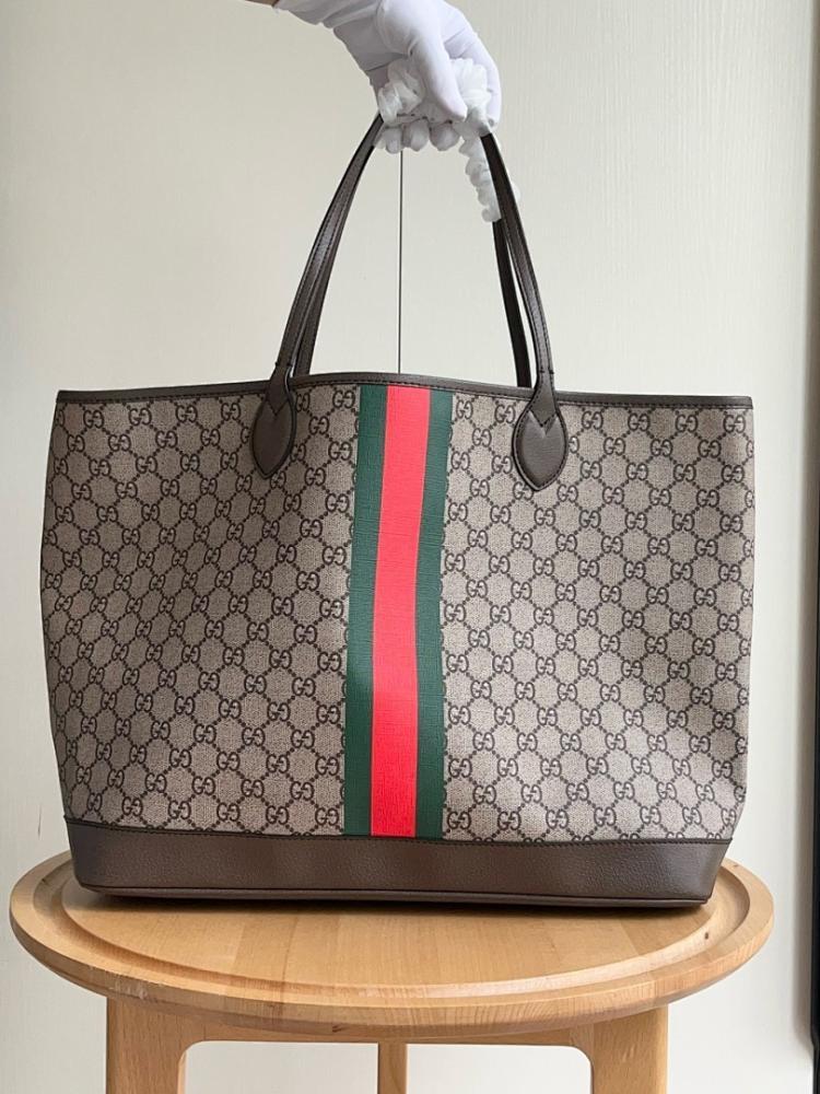 Classic Italian-Inspired Crossbody Bag