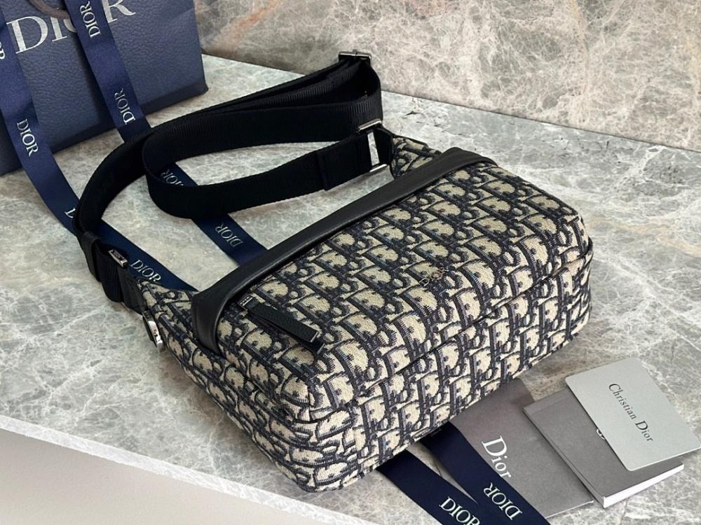 Stylish Refined Black Printed Calfskin Shoulder Bag