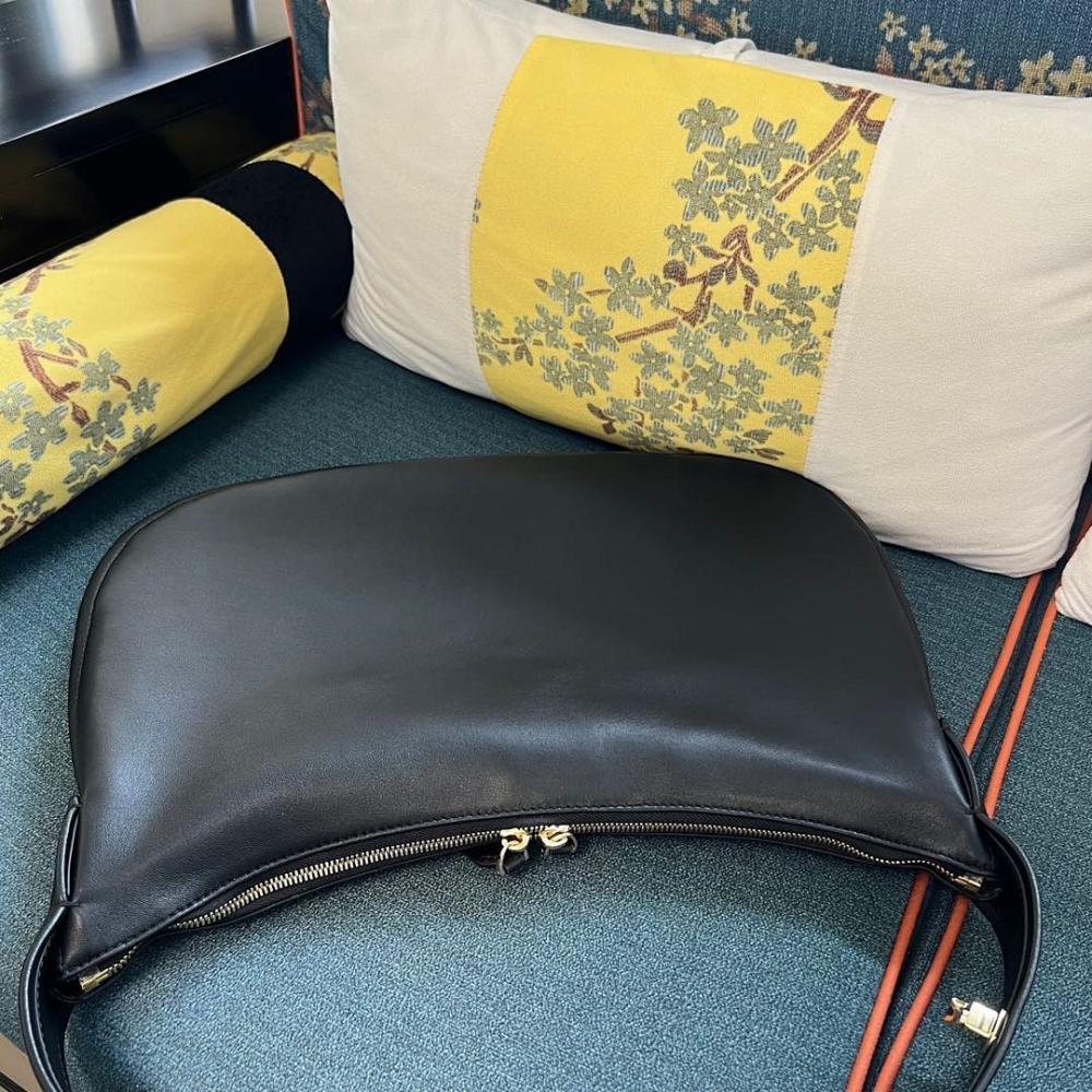 Classic Shoulder Bag – Special Edition
